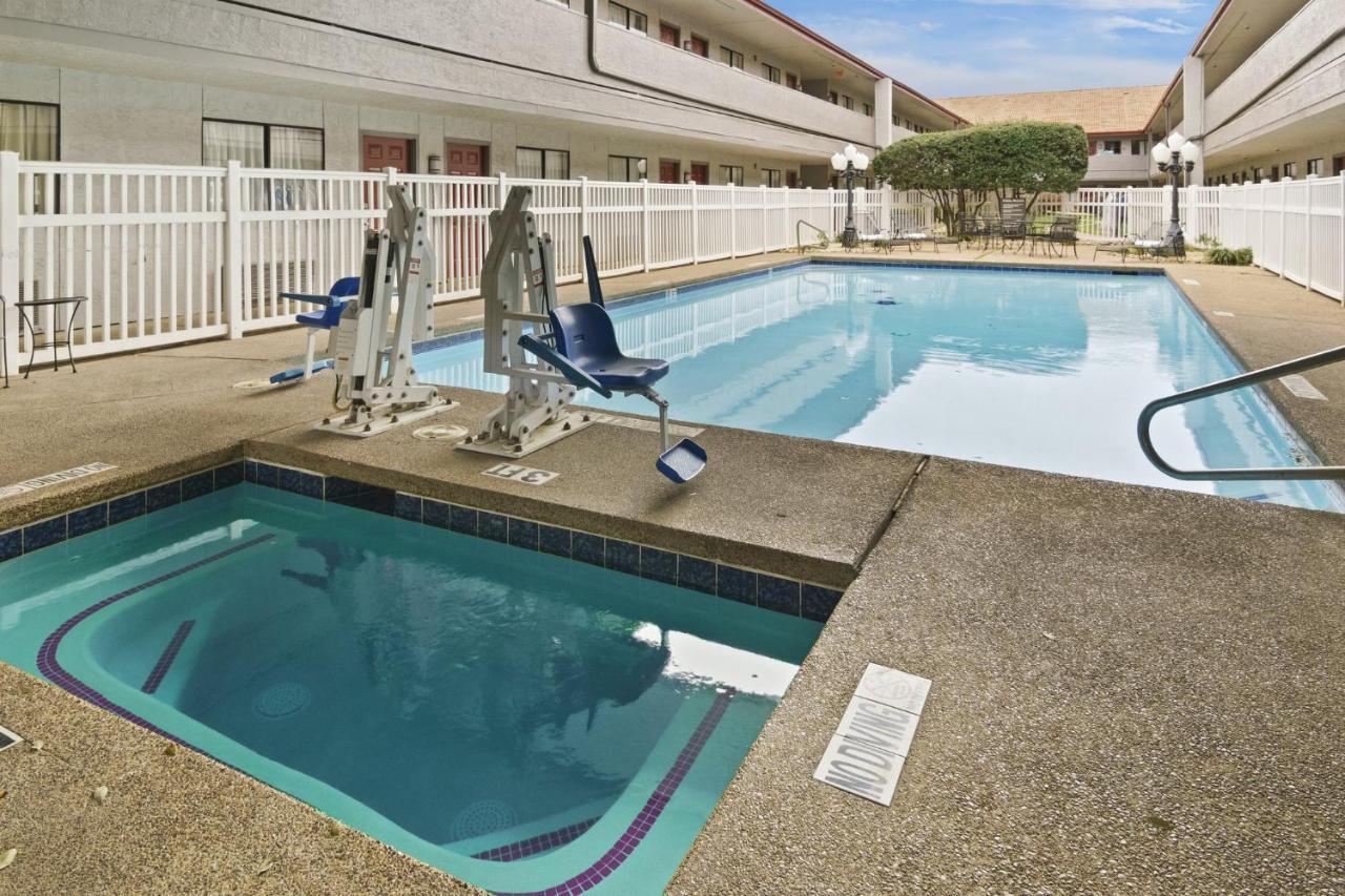 Irving Inn & Suites At Dfw Airport المظهر الخارجي الصورة