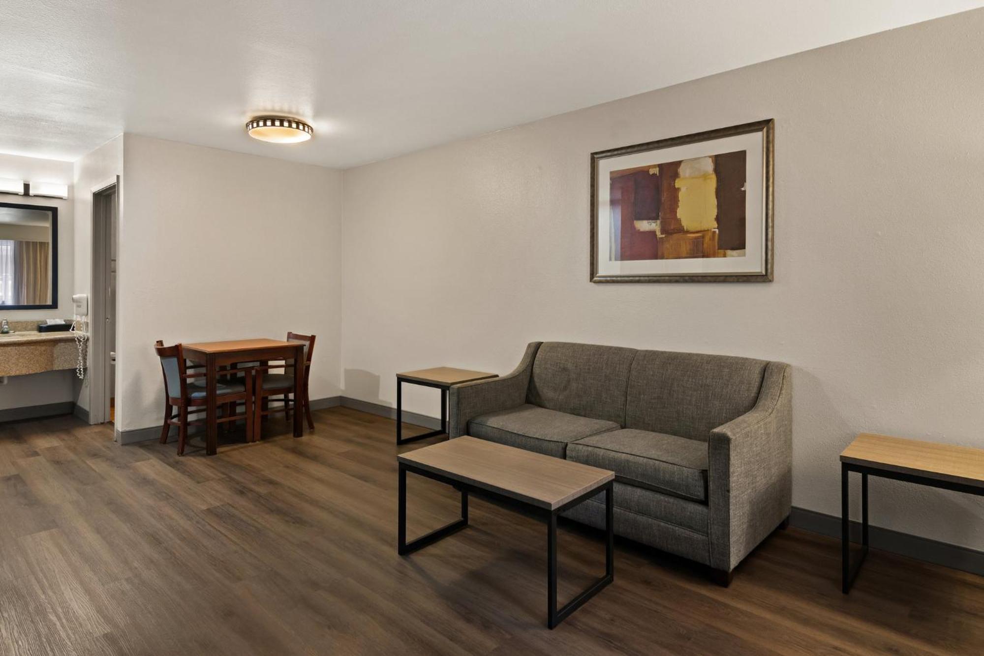 Irving Inn & Suites At Dfw Airport المظهر الخارجي الصورة