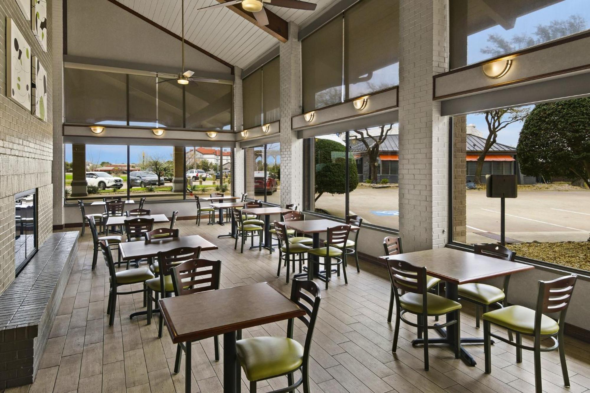 Irving Inn & Suites At Dfw Airport المظهر الخارجي الصورة