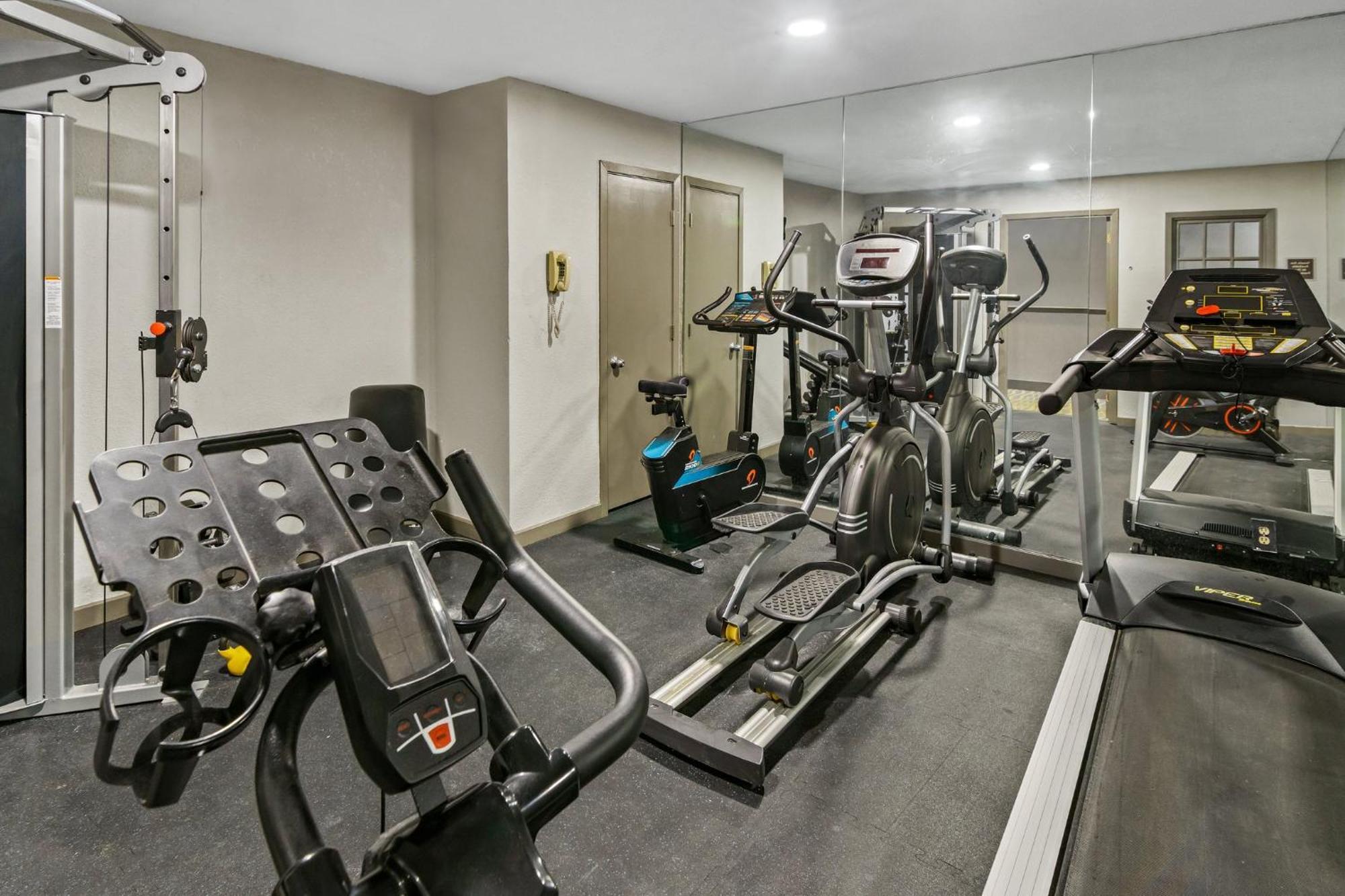 Irving Inn & Suites At Dfw Airport المظهر الخارجي الصورة