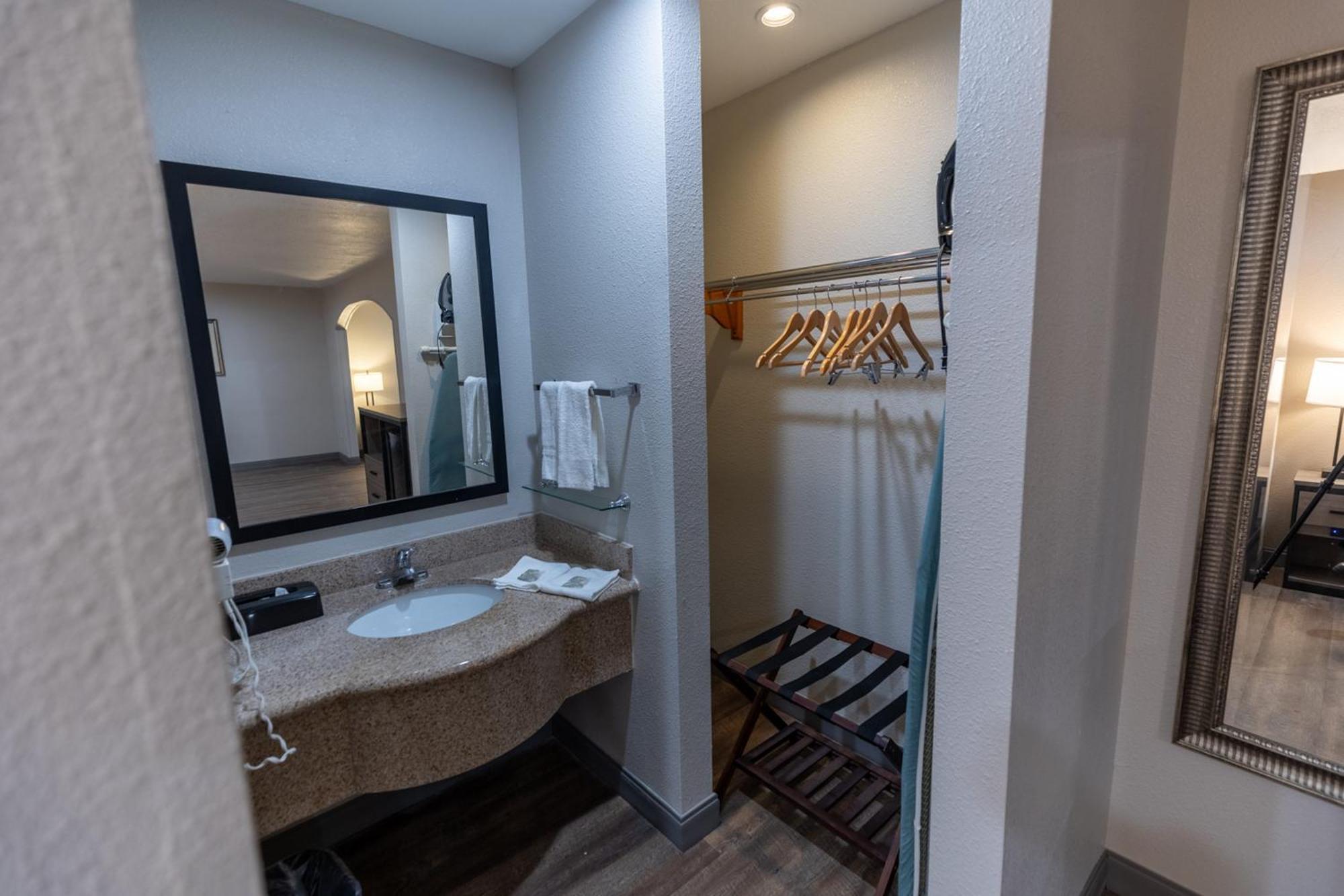 Irving Inn & Suites At Dfw Airport المظهر الخارجي الصورة