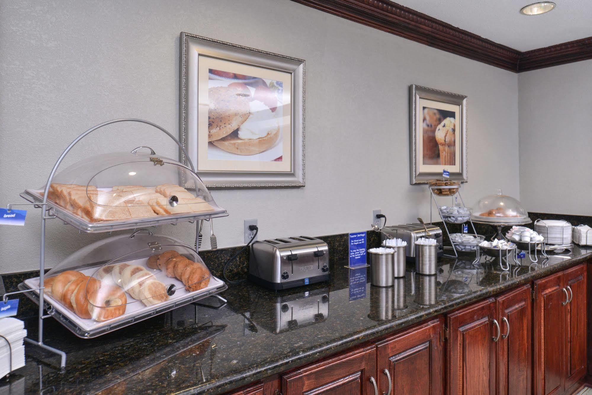 Irving Inn & Suites At Dfw Airport المظهر الخارجي الصورة