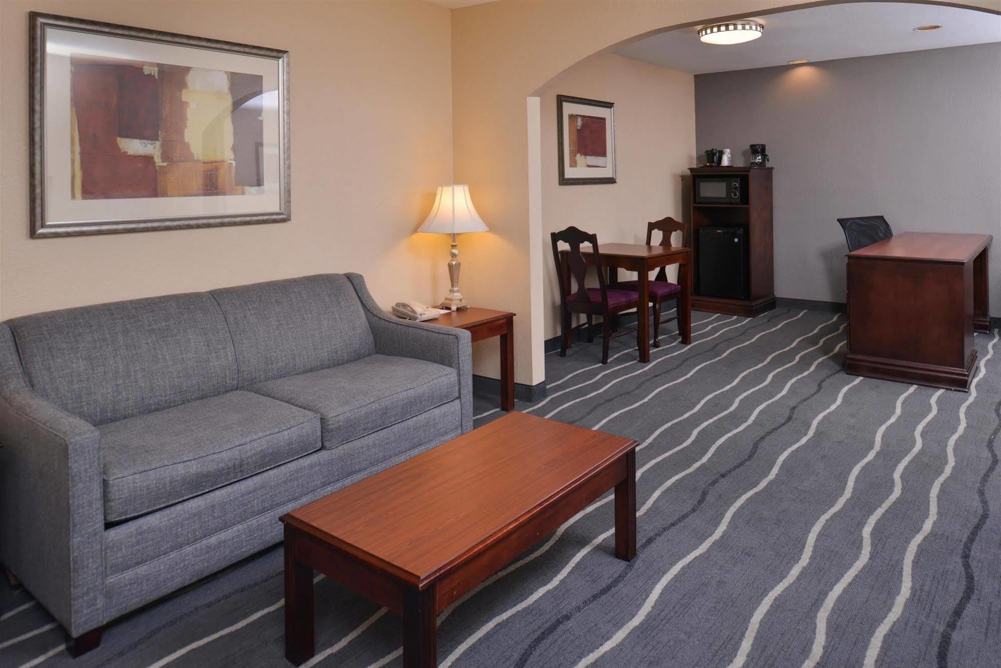 Irving Inn & Suites At Dfw Airport المظهر الخارجي الصورة